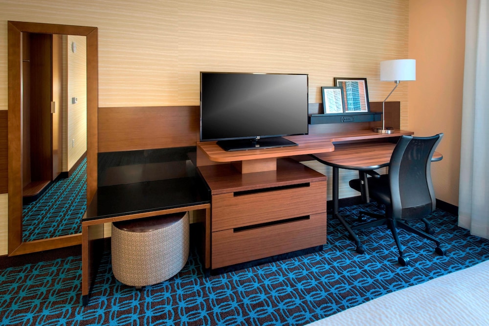 Fairfield Inn and Suites by Marriott Syracuse Carrier Circle - photo 3