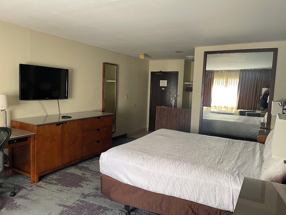 Portside Inn & Suites - photo 20