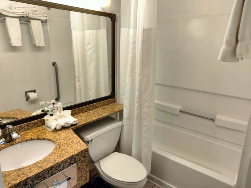 Wingate by Wyndham Eagle Vail Valley - photo 15