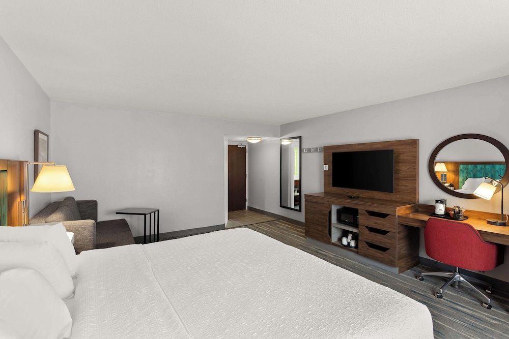 Hampton Inn Bridgeport Clarksburg - photo 12