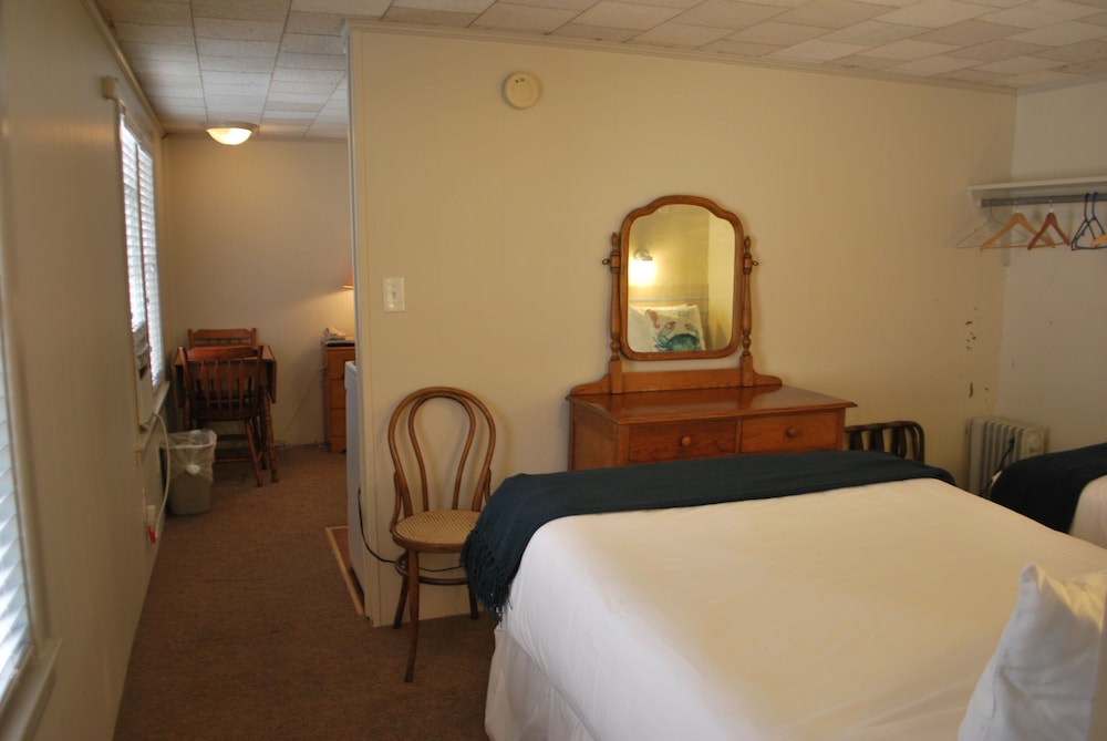 Lankford Hotel and Lodge - photo 24