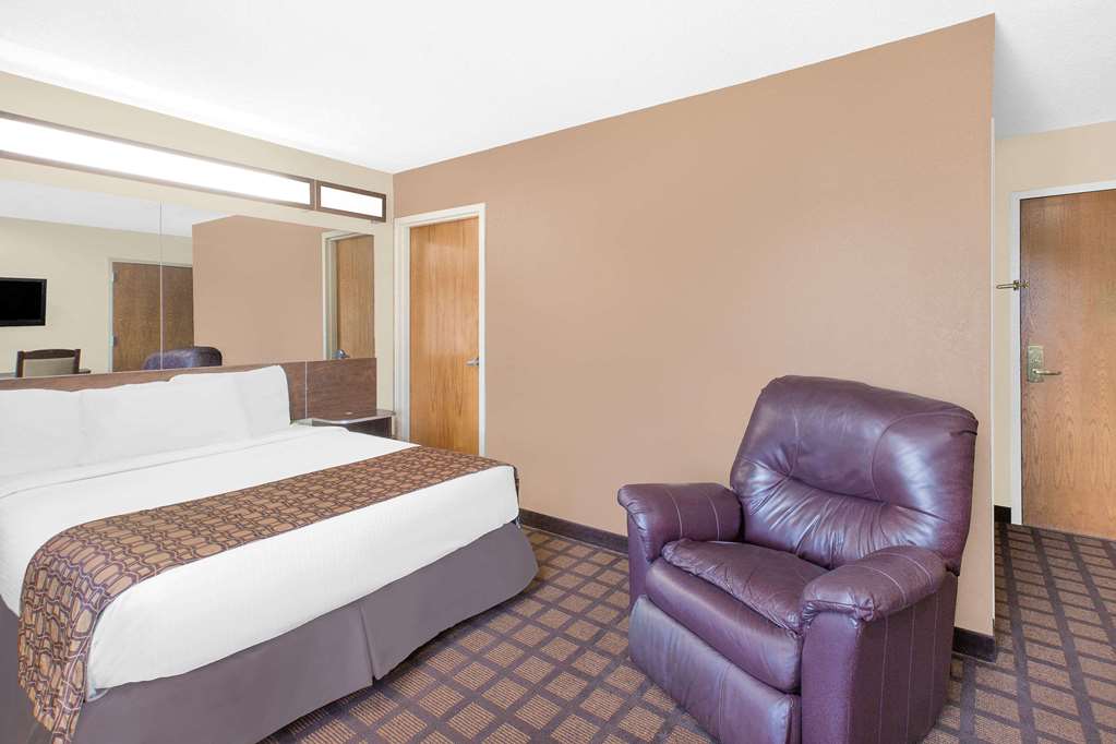Microtel Inn by Wyndham Franklin - photo 12