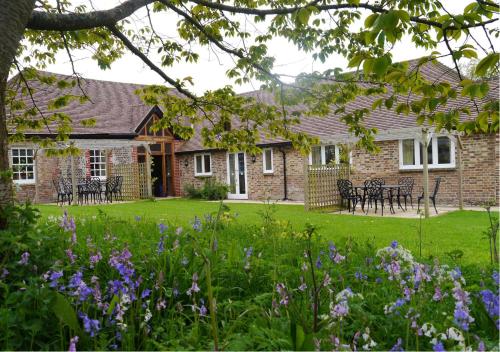 Cottages by the Moat — hotel in Hassocks