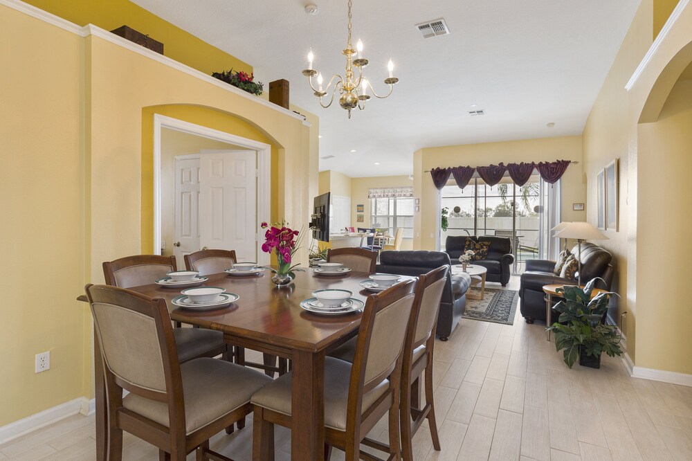 Sunshine Station Spacious 4 bed Windsor Palms resort home that's close to Disney - photo 10
