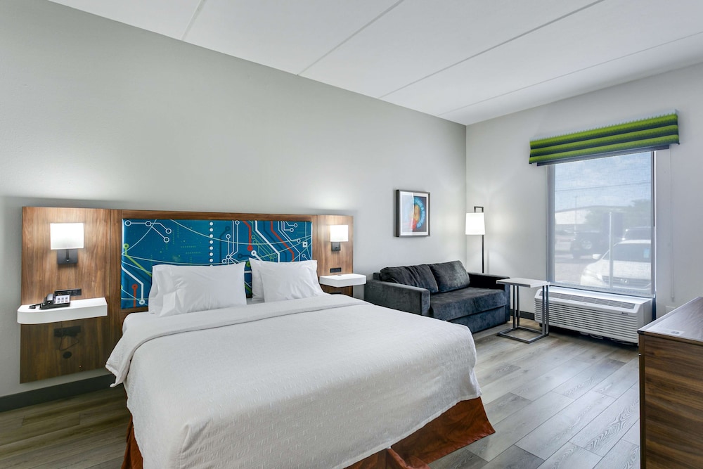 Hampton Inn Houston Pearland - photo 23