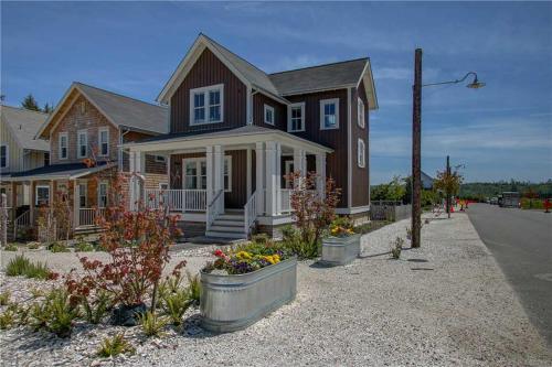 Shifting Gears by Seabrook Hospitality in Huntington Beach, United States