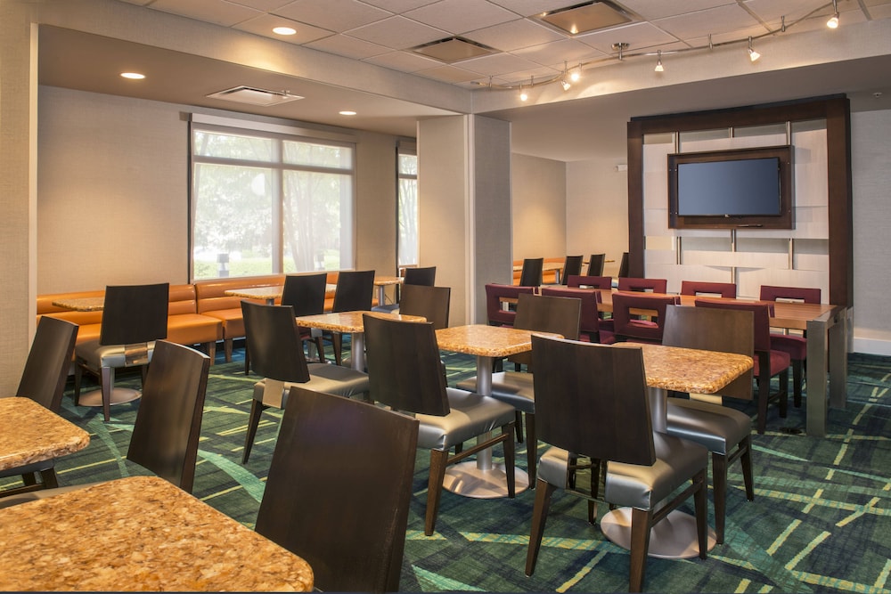 Springhill Suites Gaithersburg - photo 13