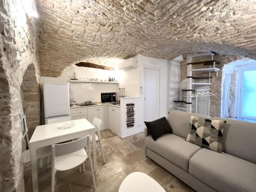White House Casa Vacanze — 4-Star Luxury Hotel in Noci, Italy
