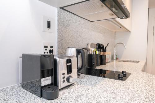 Zeeland Pier 607 6th Floor Studio near CTICC with Onsite Parking