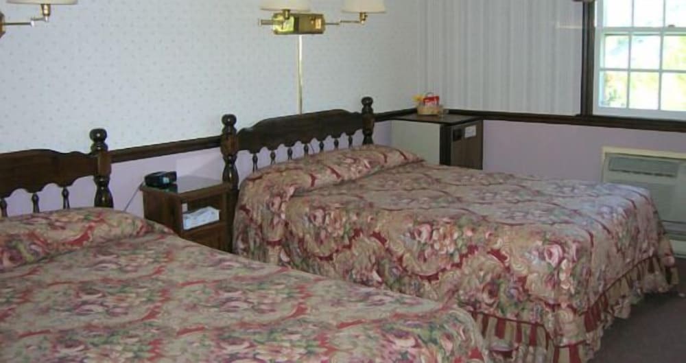 Smoketown Inn - photo 5