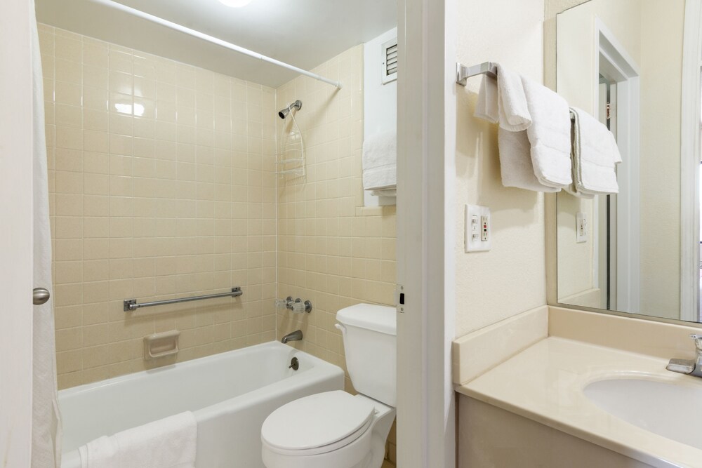 Travelers Place Inn & Suites - photo 39