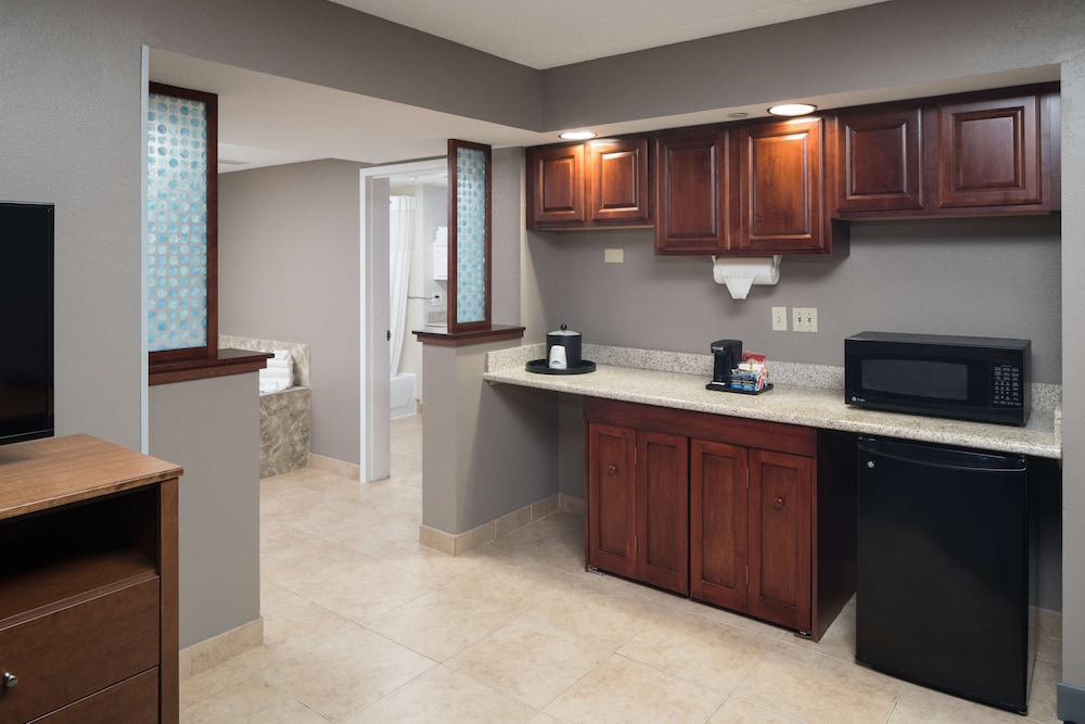 Hampton Inn & Suites Chicago North Shore Skokie - photo 25