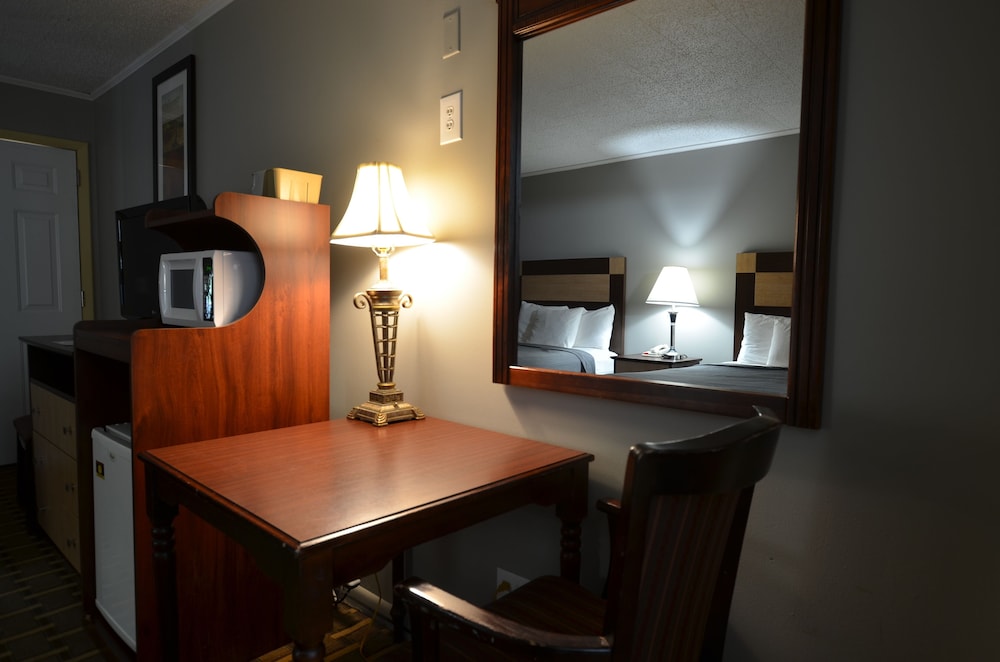 Travelowe's Motel - photo 27