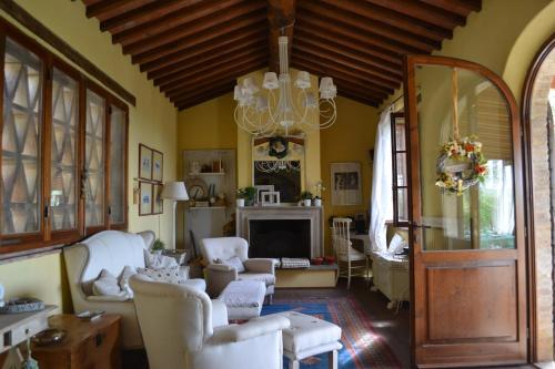 Cottage nel Chianti con piscina — 4-Star Luxury Hotel in Castellina In Chianti, Italy