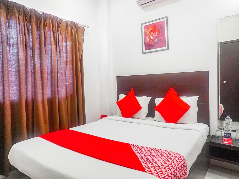 Oyo 15741 Z Inn - last minute hotel in Pune