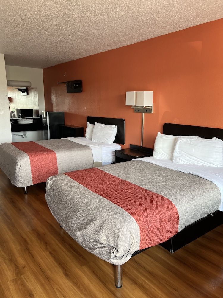 Lake Inn - photo 7