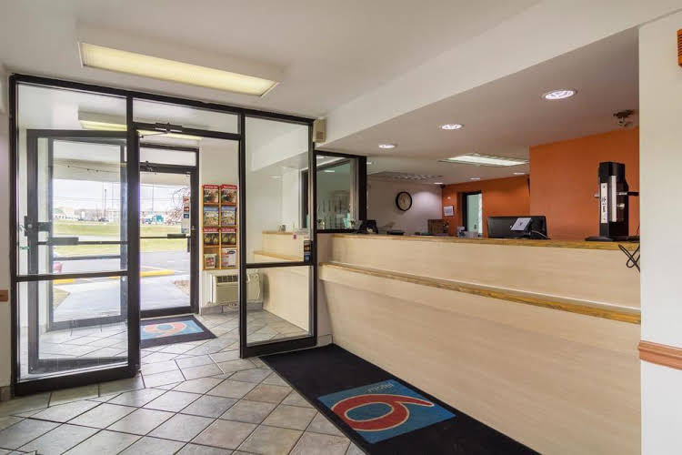 Motel 6 Akron - photo 7