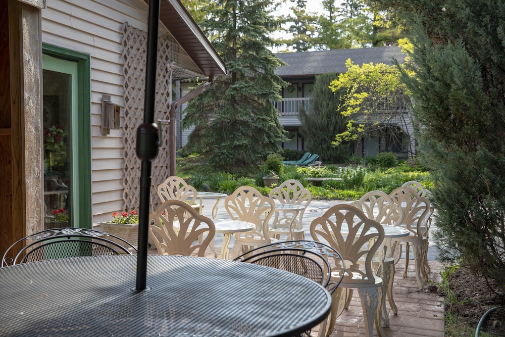 Coachlite Inn - photo 85
