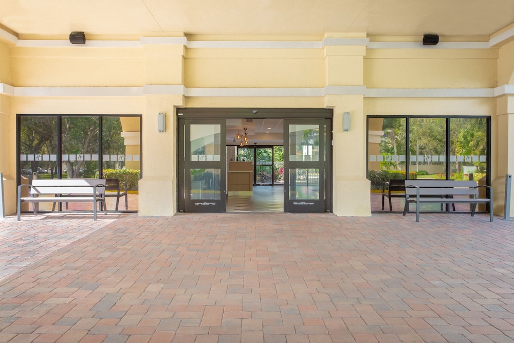 Holiday Inn & Suites Boca Raton North by IHG - photo 45