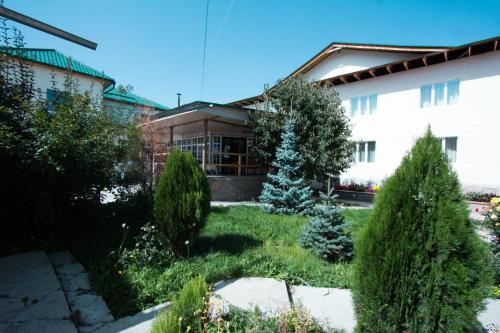 Green Yard — hotel in Karakol