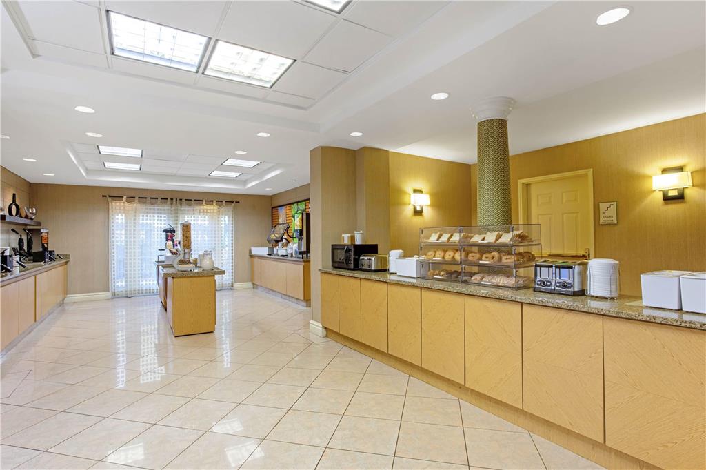 La Quinta Inn & Suites by Wyndham Orlando I Drive Conv Ctr - photo 45