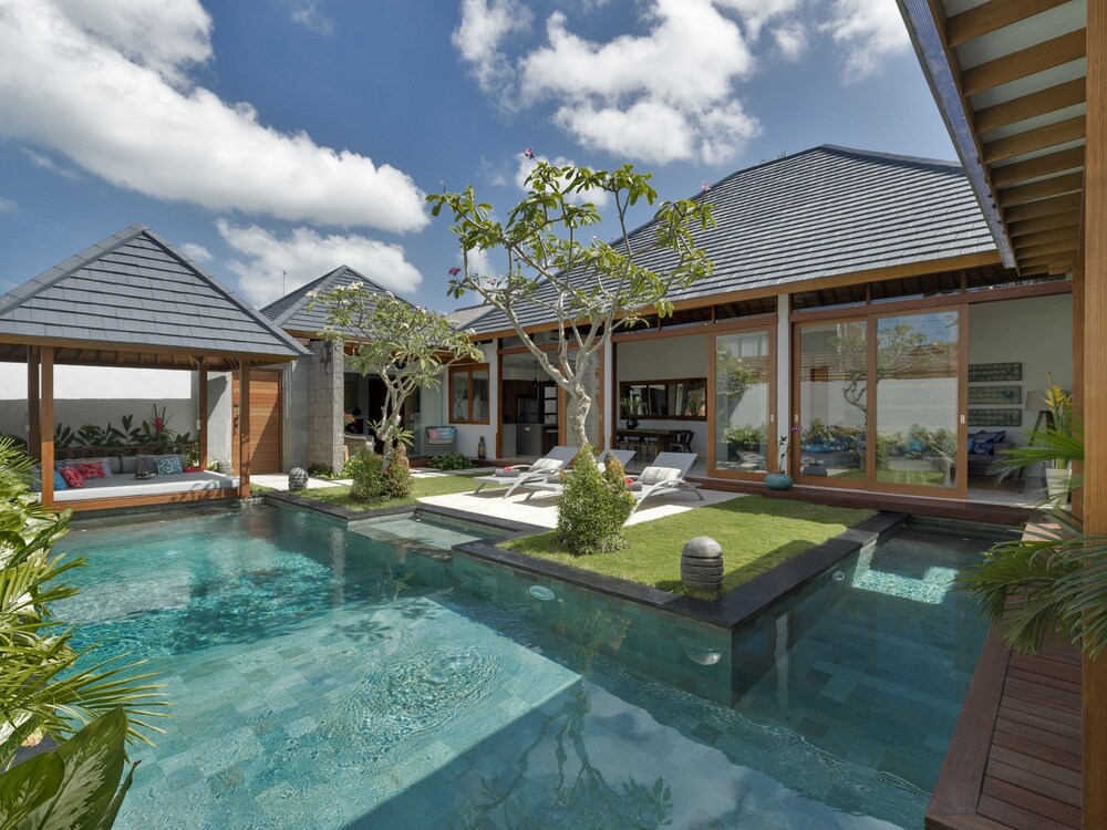 Villa Sanook by Villa Finder — 4-Star Luxury Hotel in Seminyak, Indonesia