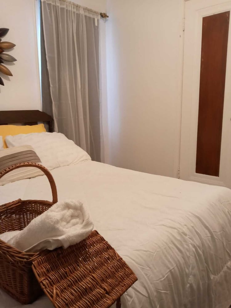Super Comfy Room at a Great Location - featured photo