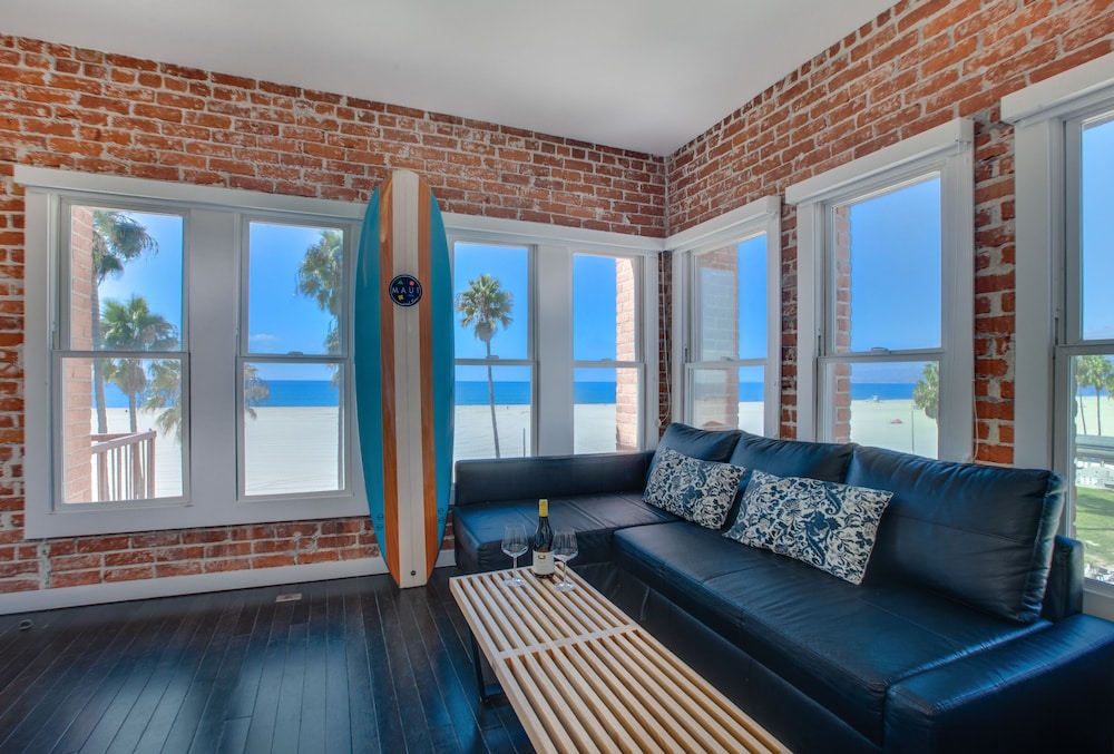 Venice Breeze Suites - photo 27