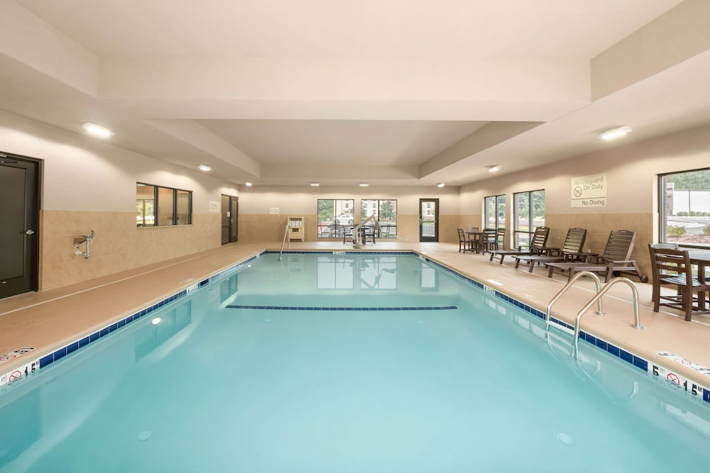 Hampton Inn & Suites Lavonia - photo 22