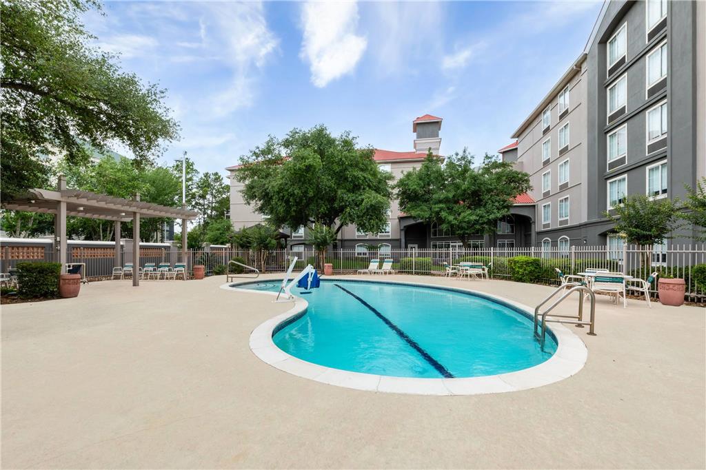 La Quinta Inn & Suites by Wyndham Houston Bush IAH South - photo 10