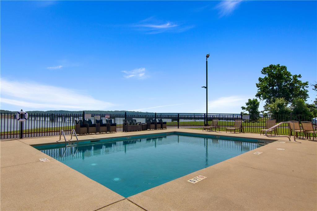 Clarion Pointe on the lake Clarksville South Hill West - photo 34