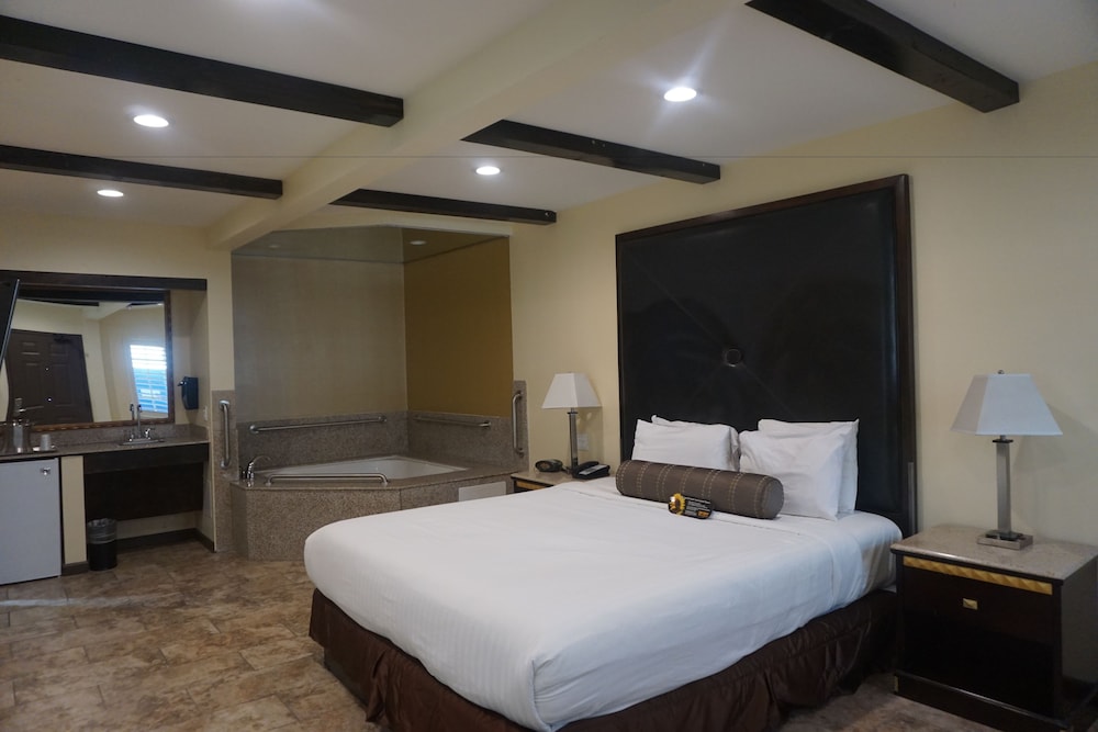 Tuscan Garden Inn - photo 19