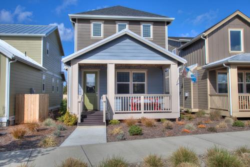 Crabby Daddy & The Blue Mermaid in Ocean Shores, United States