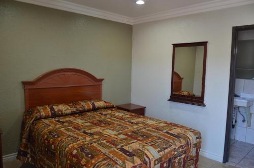 El Rey Inn - photo 17