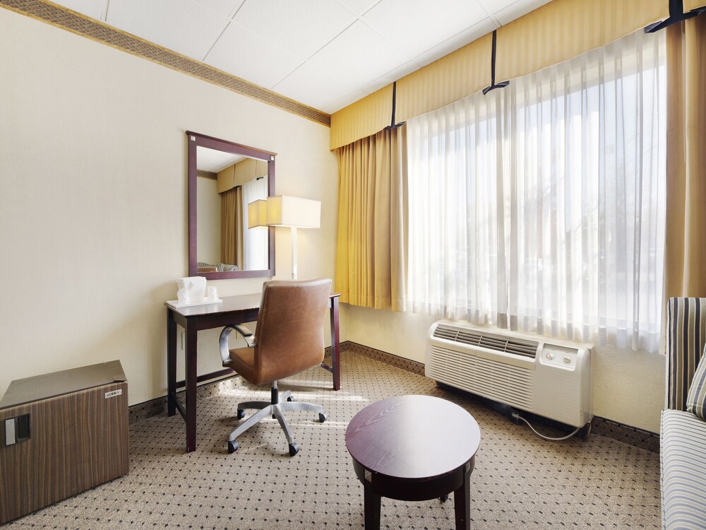 FairBridge Hotel & Conference Center East Hanover - photo 22