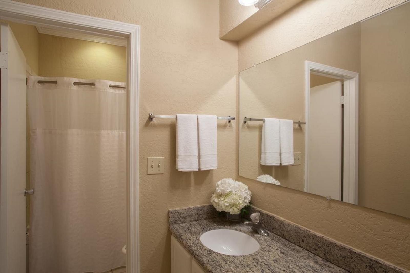 Cloverleaf Suites - photo 16