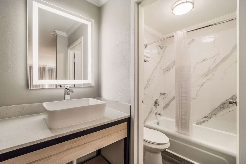 Clarion Inn & Suites Florence Darlington - photo 17