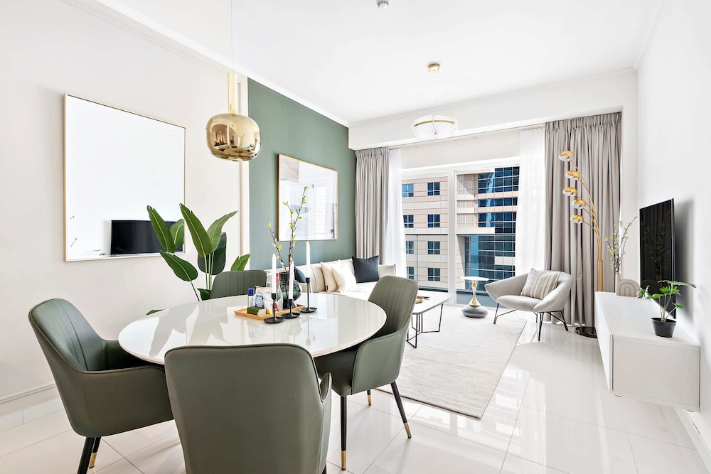 Silkhaus Beach Walking Distance Dubai Marina — 4-Star Luxury Hotel in Dubai, United Arab Emirates