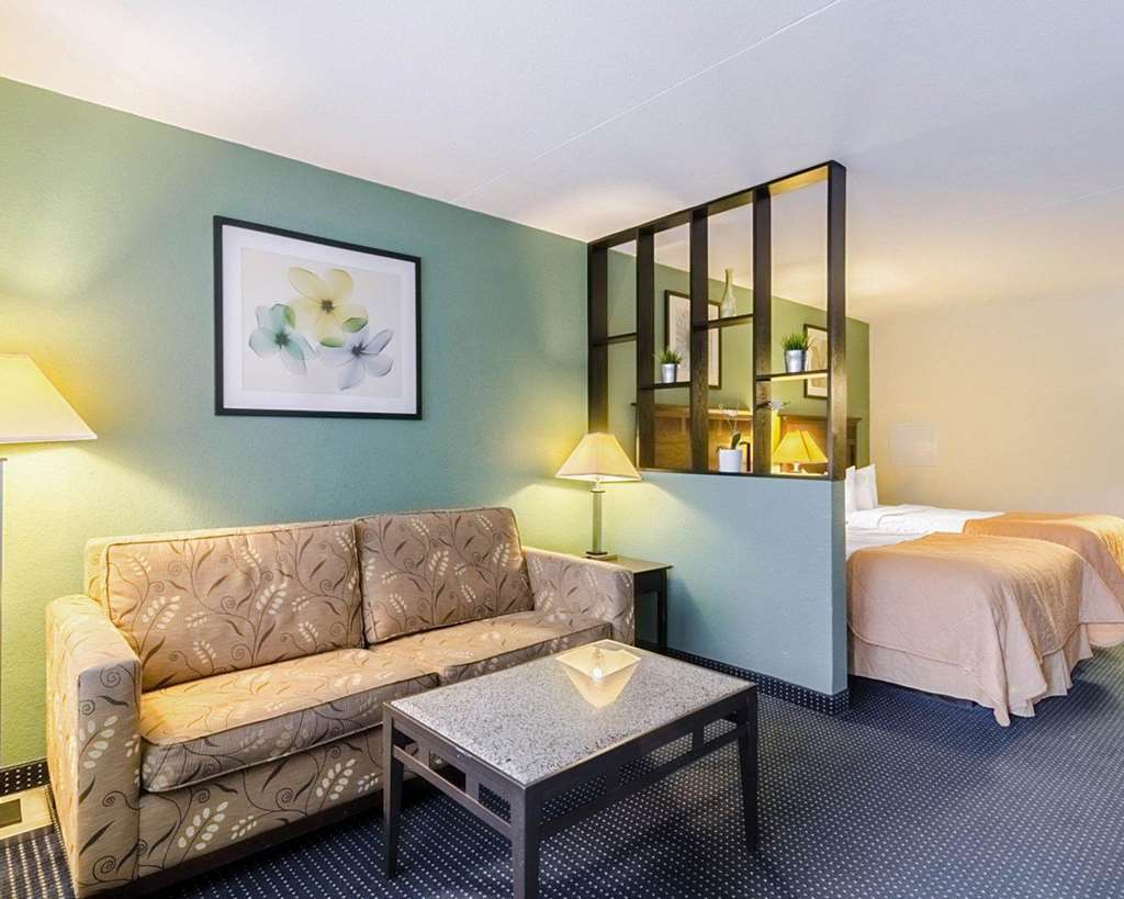 Rodeway Inn & Suites Williamsburg Central - photo 15