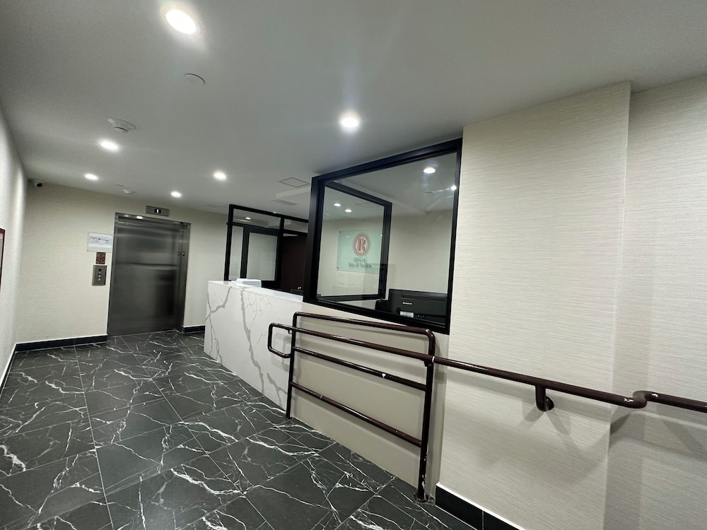 Regal Inn & Suites New York LaGuardia Hotel - photo 2