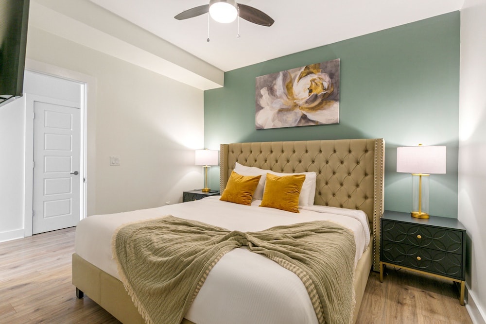 Mardi Gras Suites NOLA's 4BR Elegance - photo 192