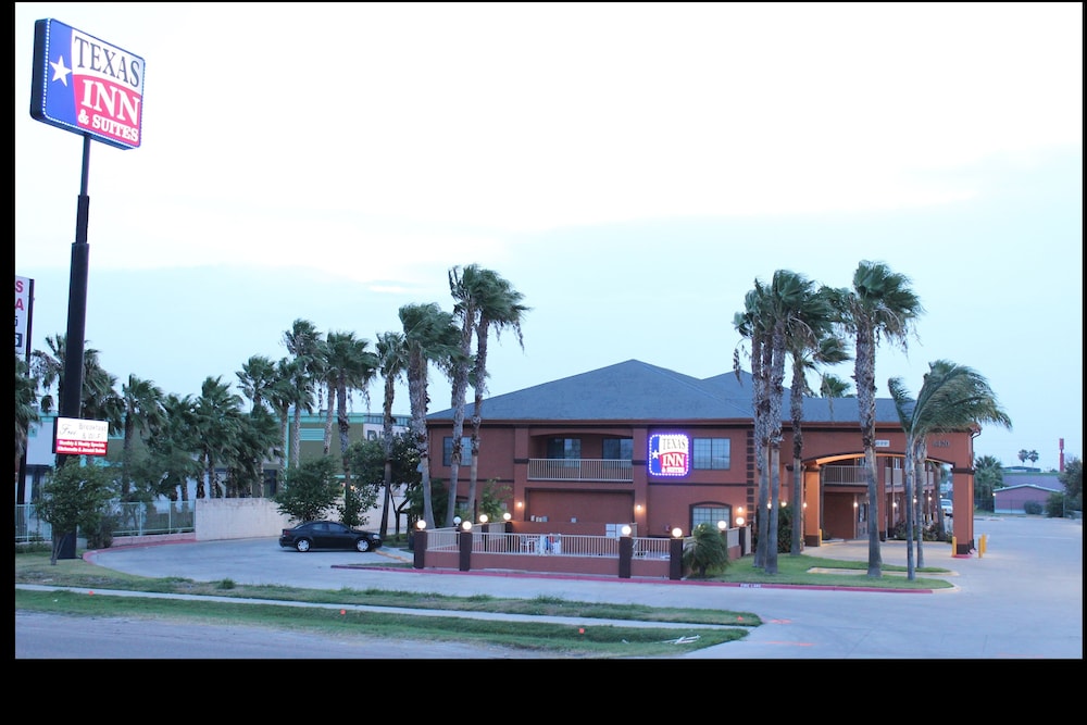 Texas Inn and Suites McAllen at La Plaza Mall and Airport - photo 36