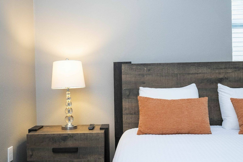 Solterra 12bd 11 5bat Sleeps24 Disney Pool Spa - photo 17