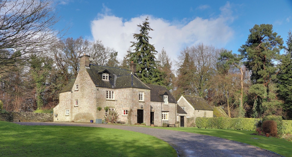 Danby Lodge — 4-Star Luxury Hotel in Lydney, United Kingdom