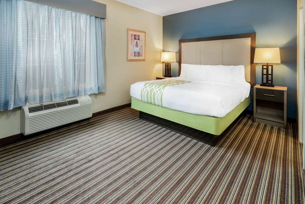 La Quinta Inn & Suites by Wyndham Broussard Lafayette Area - photo 23