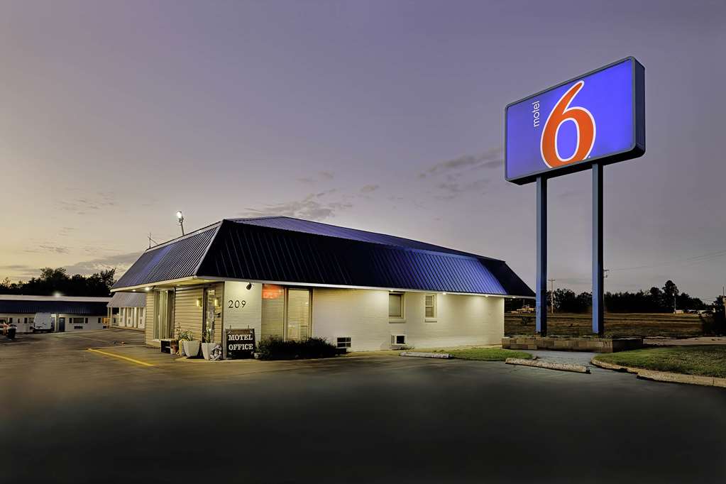 Motel 6 Sullivan MO - photo 4