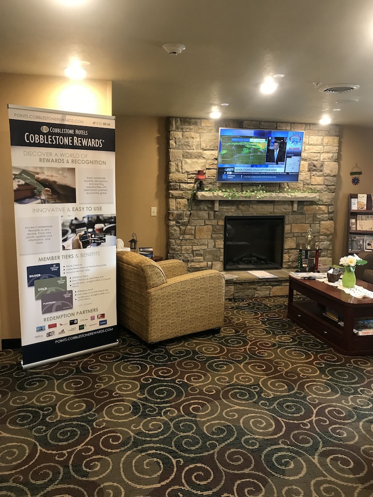 Cobblestone Hotel & Suites Charlestown IN - photo 5