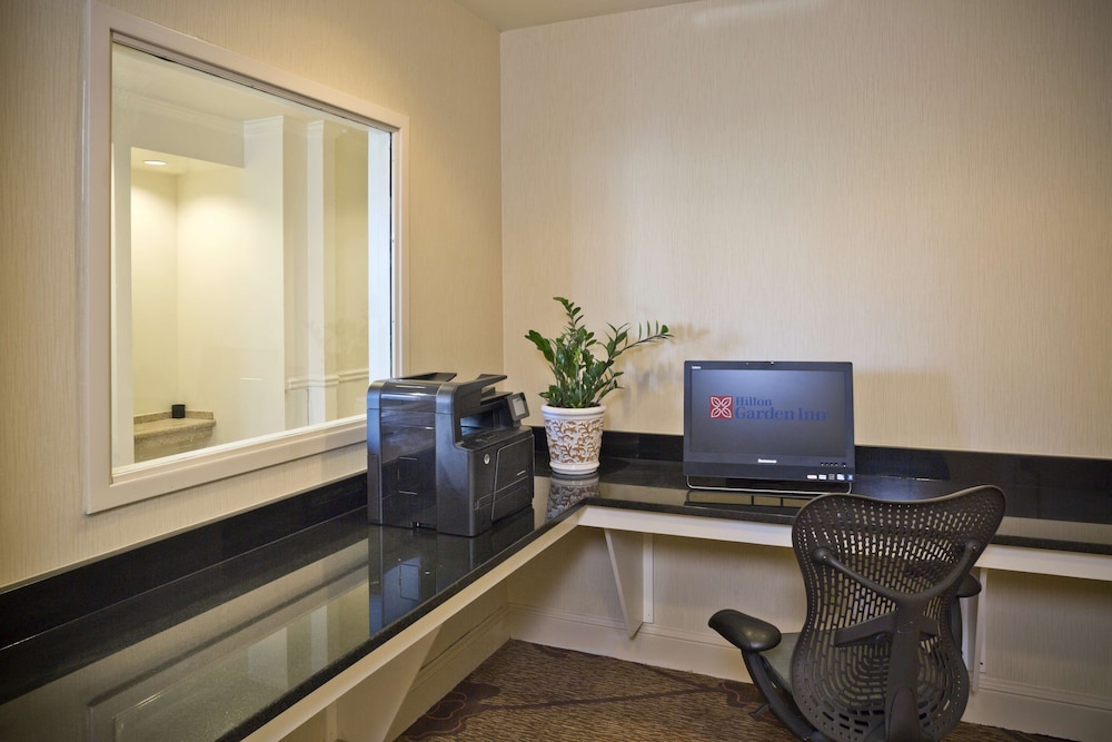 Hilton Garden Inn Baltimore White Marsh - photo 52