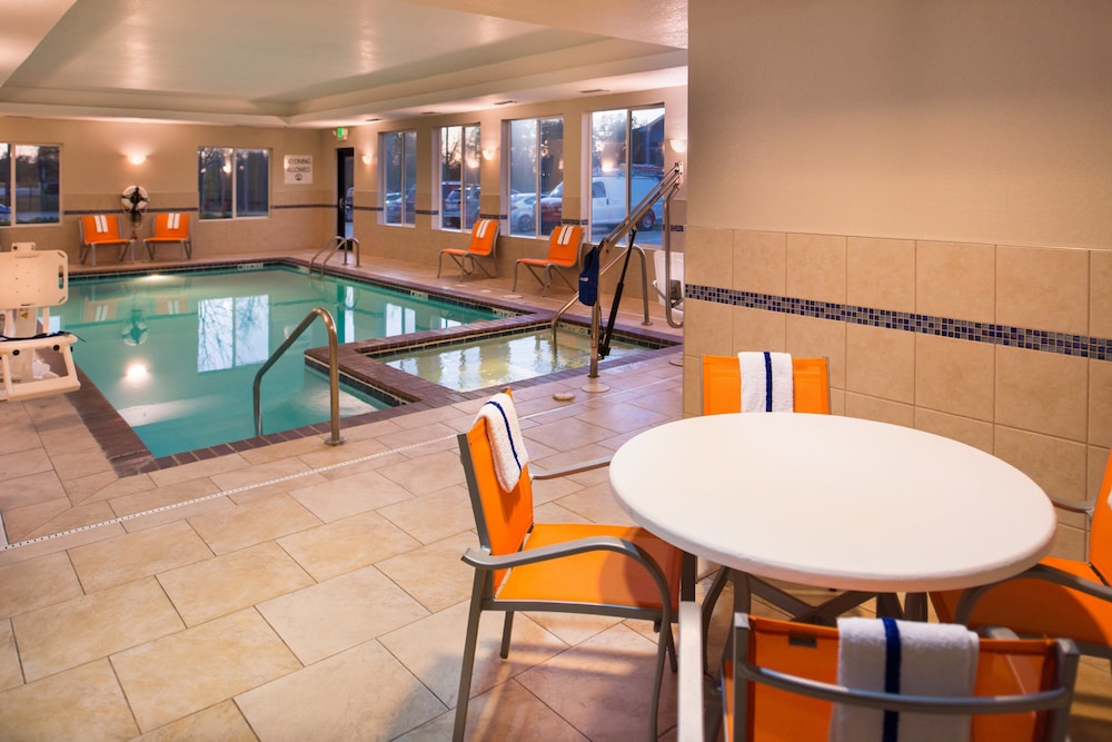 Holiday Inn Express Hotel & Suites Pittsburg by IHG - photo 44