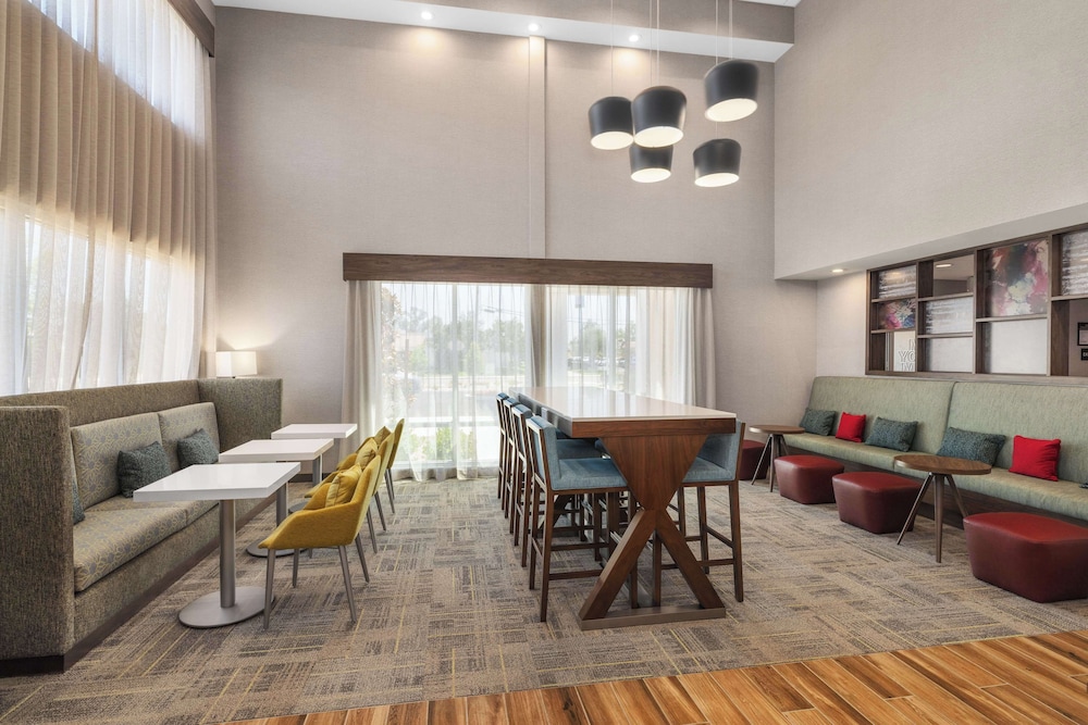 Hampton Inn & Suites by Hilton Bakersfield Central - photo 49